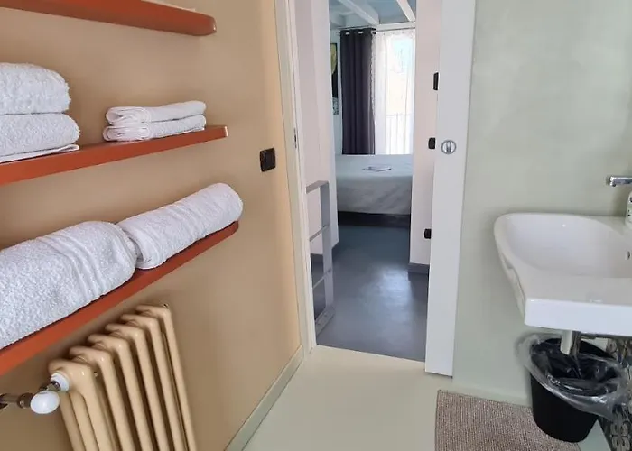 Il Museo Di Teresa Piazza Del Teatro * Агрідженто