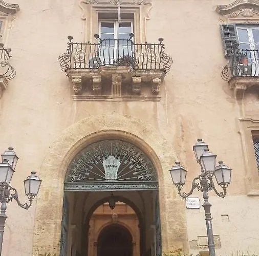 Il Museo Di Teresa Piazza Del Teatro *